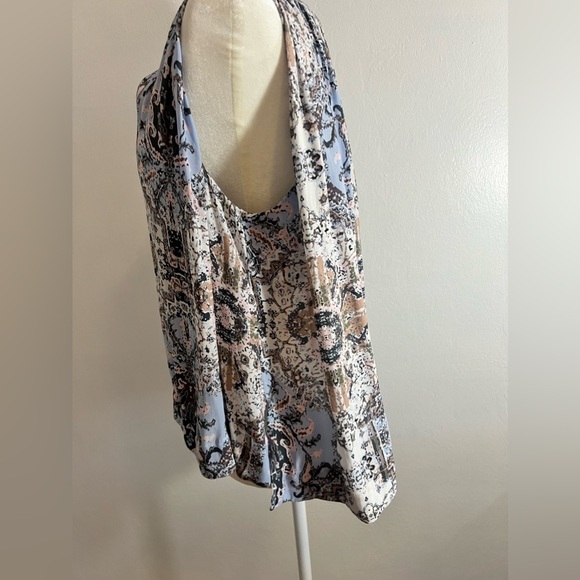 FREE PEOPLE GENEROUS SMALL SLEEVELESS BLOUSE; tank. Could easily fit medium. - Picture 4 of 14